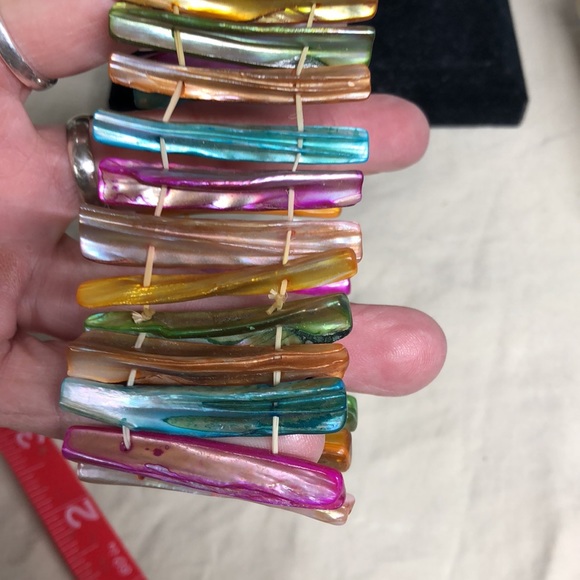 Multicolored shell elastic bracelet - Picture 3 of 4